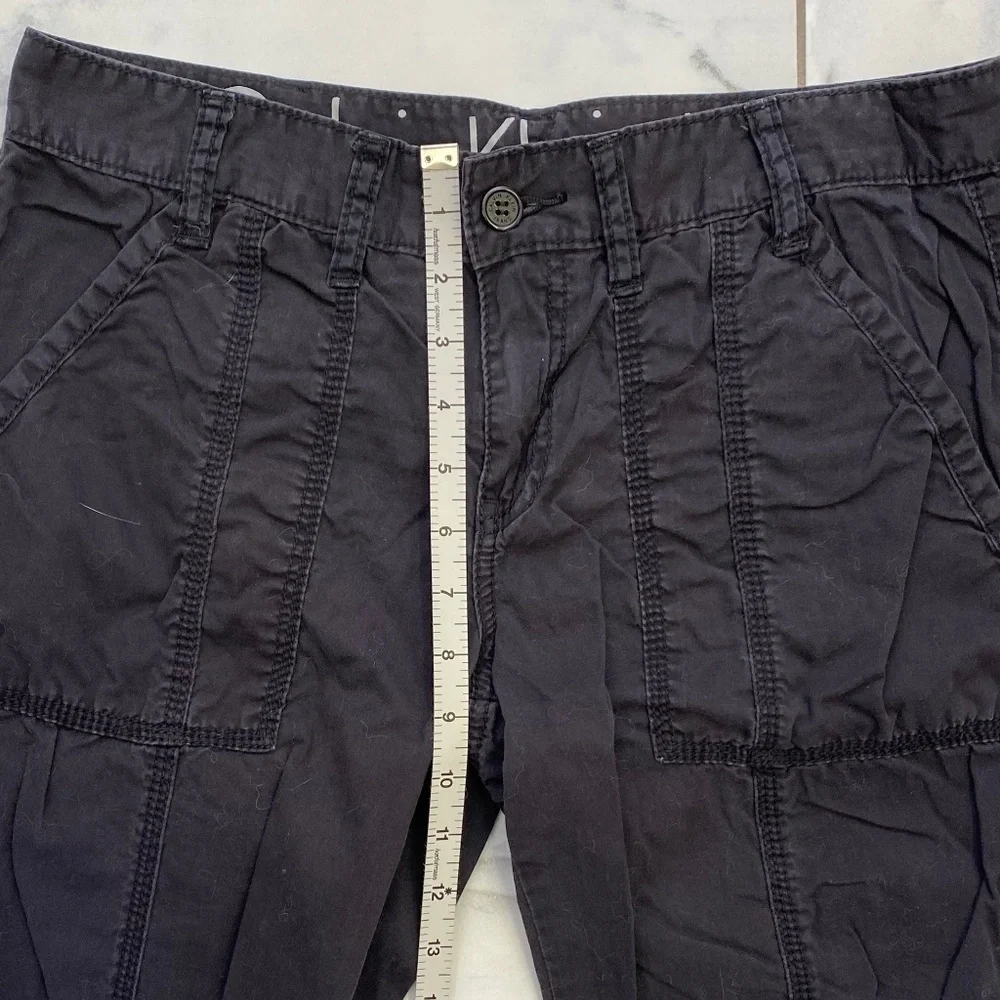 Clavin Klein Cargo Capri Size: 8 - Picture 10 of 11